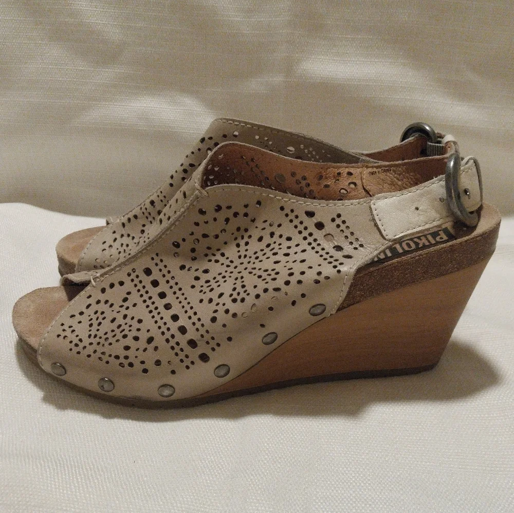 Pikolinos Banissa Tan and Cream Perforated Wedge Sling-Back Sandal